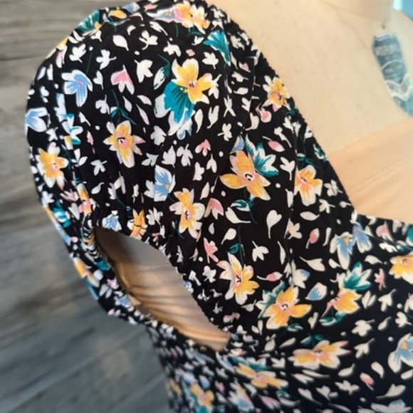 AREOPOSTALE FLORAL SMOCKED WAIST MINI DRESS FIT AND FLAIR - Picture 5 of 9